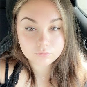 Meet your Posher, Emilie